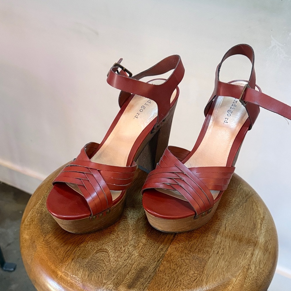 Women's Burgundy Platform Heels